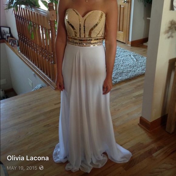 white prom dress, size 2, BRAND NEW