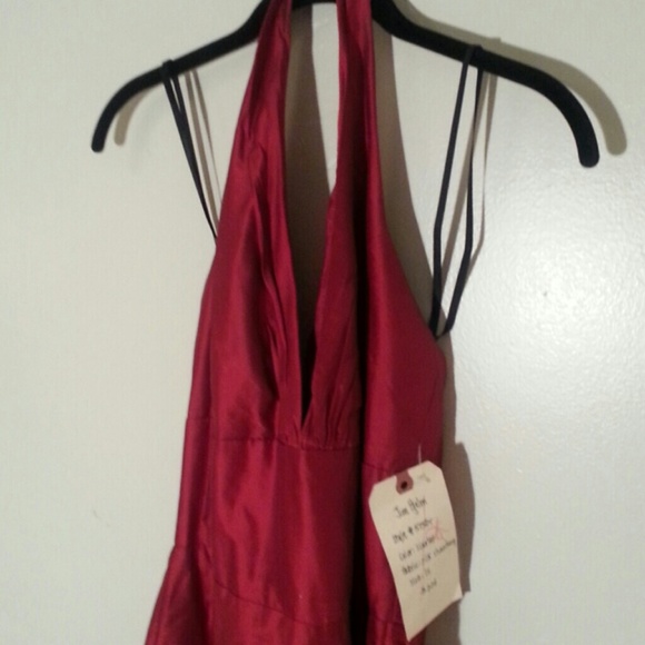 Dress - Picture 2 of 4