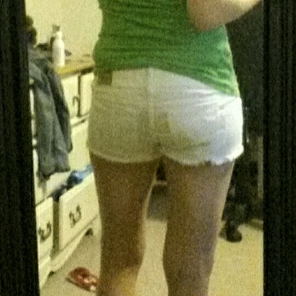 Shorts - Picture 2 of 3