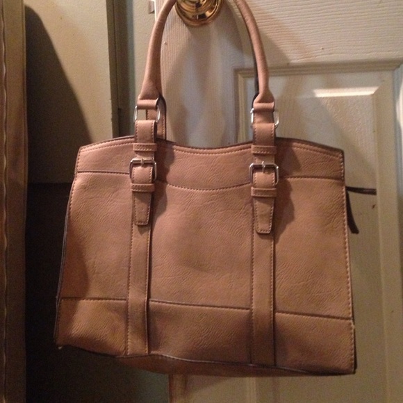 Tan Bueno purse