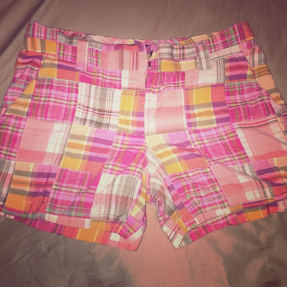 Plaid/pink tommy shorts