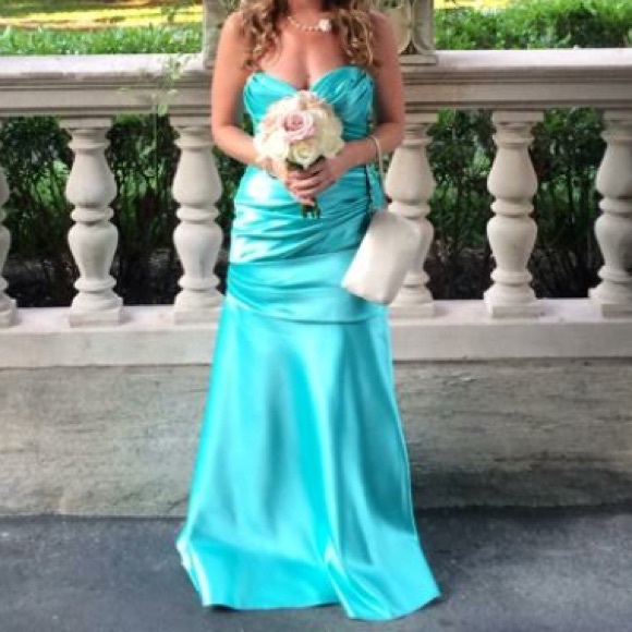 Tiffany blue Mermaid style evening gown prom