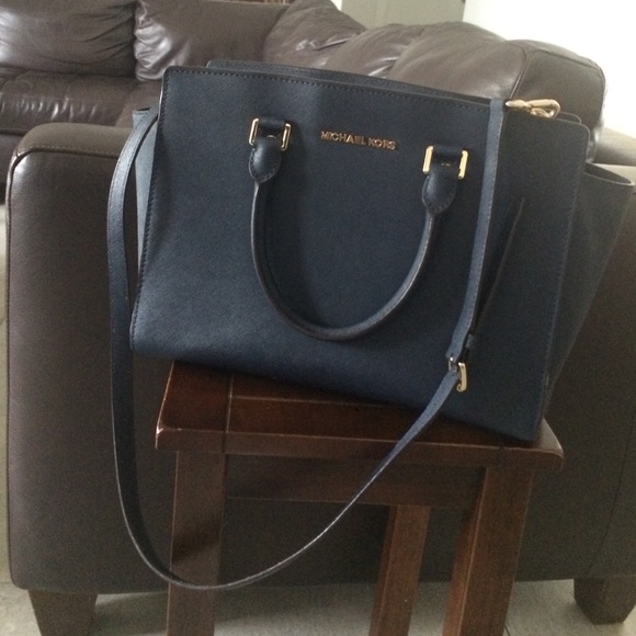 Michael Kors Large 'Selma' east west satchel - Picture 4 of 4