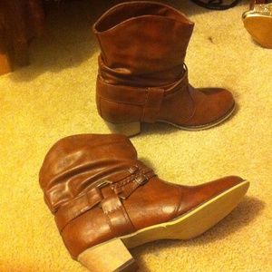Braided cowboy boots