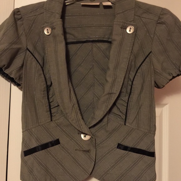 Olive dressy short sleeve jacket