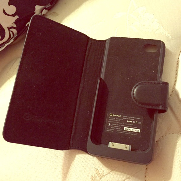 iPhone4 charger case