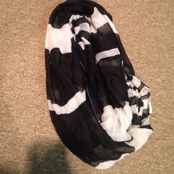 Black and white infinity scarf