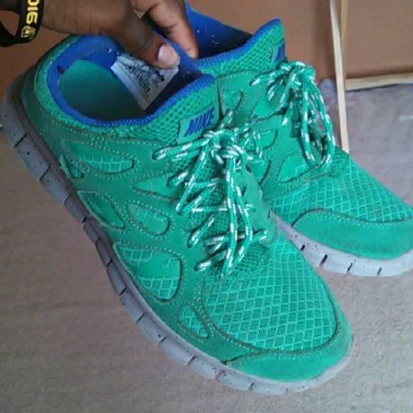 Nike Mint Free Runs offer price