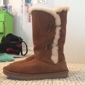Tan ugg - like boots