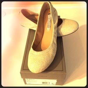 ***SOLD***Size 7 Brand New BCBG Maxazria Flats