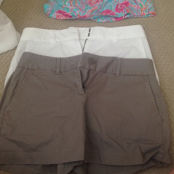 Never worn lily Pulitzer top and Ann Taylor loft - Picture 3 of 4