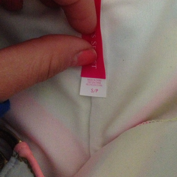 🚫🚫SOLD! Victoria's Secret bikini TOP ONLY!!!! - Picture 2 of 4