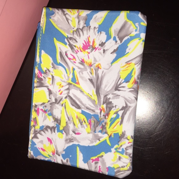 Makeup bag