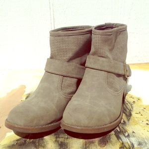 Dream Out Loud (Selena Gomez) ankle boots