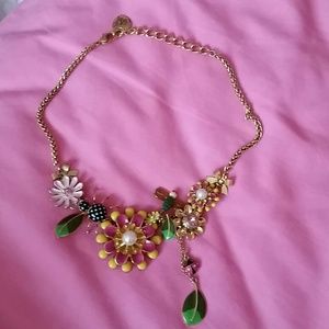 Betsey Johnson Floral Necklace 🌹