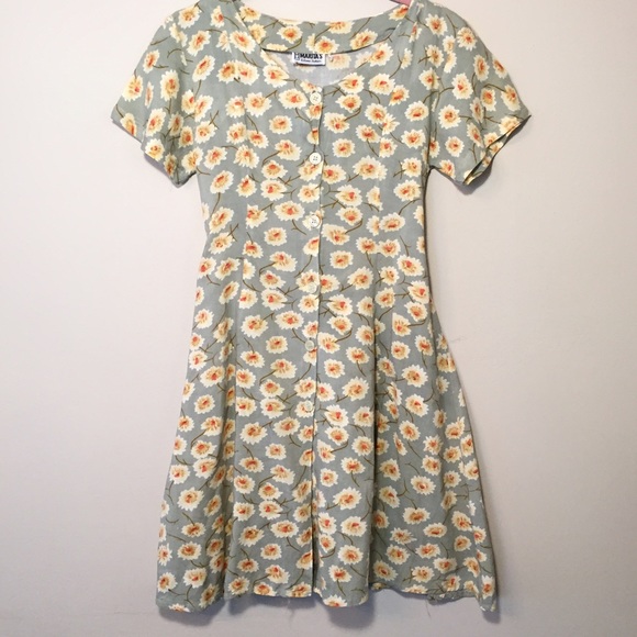 🌼 Vintage floral buttoned summer dress