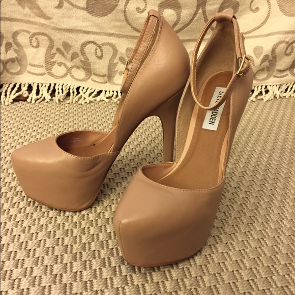 New- Only worn once! Steve Madden