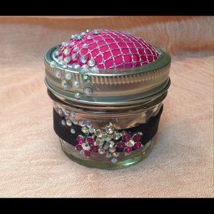 One fuchsia jar