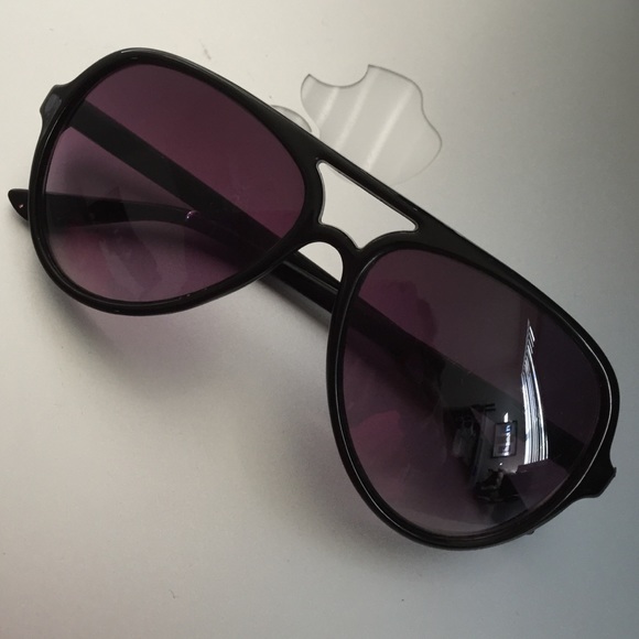 Black aviator sunglasses