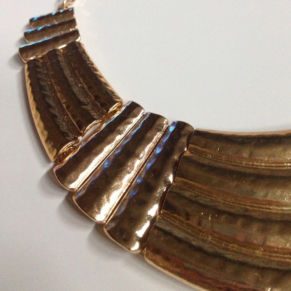 Forever 21 Gold Plate Necklace - Picture 2 of 2