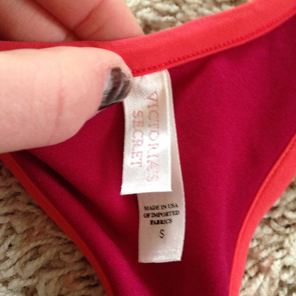 SOLD Victoria's Secret running tank - Picture 2 of 2