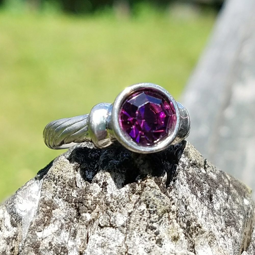 Royal gemstone ring