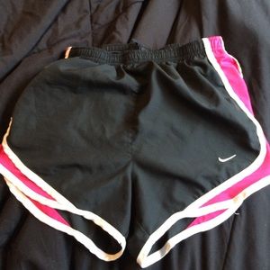 Nike dry-fit! Black/white/hot pink