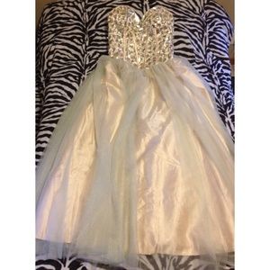 A long sweetheart shaped chiffon prom dress