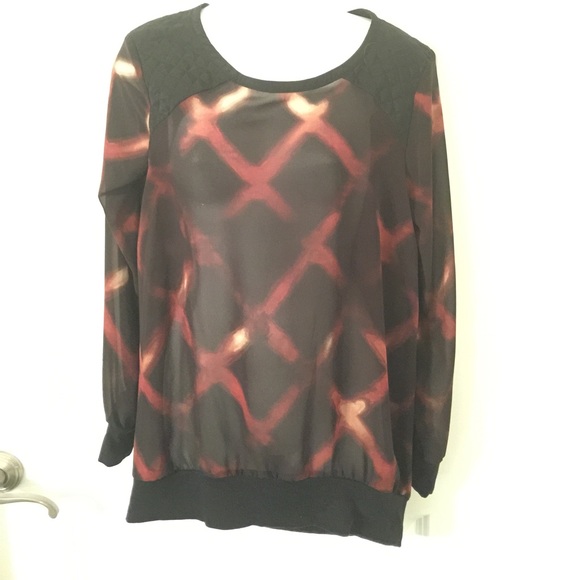Mossimo Sheer Top with Beautiful Design - Picture 1 of 2