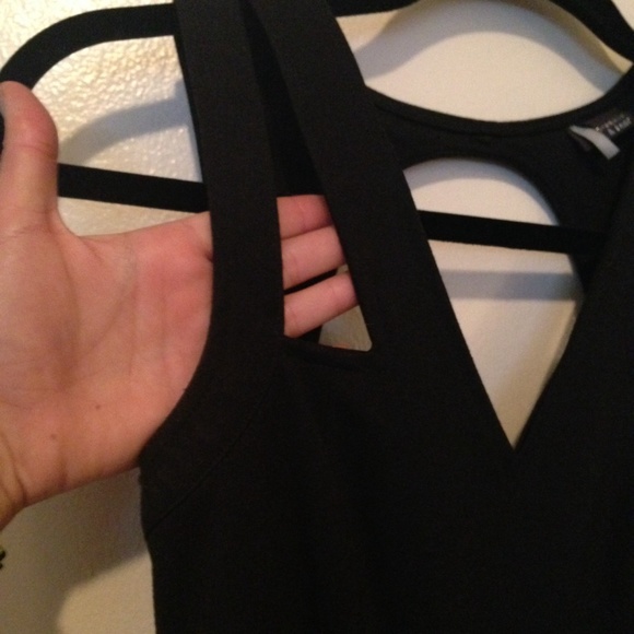 The perfect black cut out dress - Picture 2 of 4