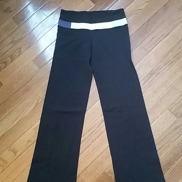 NWOT lululemon Groove pant