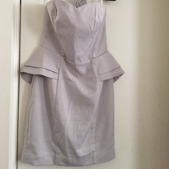 SALE❗️NWOT peplum silver strapless dress - Picture 1 of 4