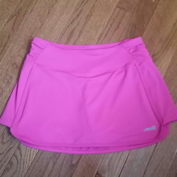 NWOT Avia hot pink skort