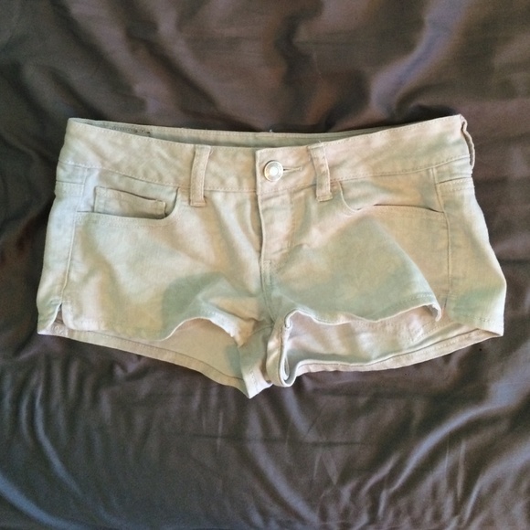 🔴American Eagle floral shorts