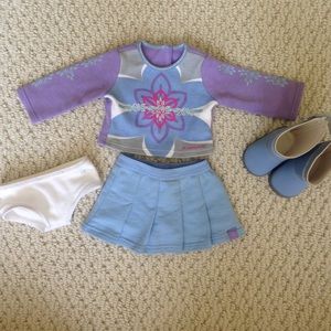 💥 little outfit!