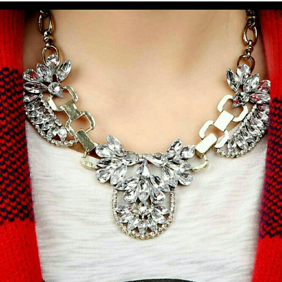 Statement necklace