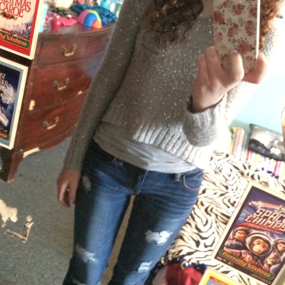 Gray sweat shirt with silver sequins - Picture 2 of 4