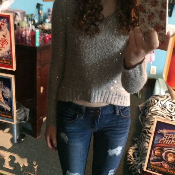 Gray sweat shirt with silver sequins - Picture 3 of 4