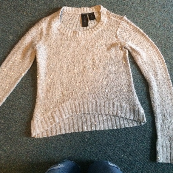 Gray sweat shirt with silver sequins - Picture 4 of 4