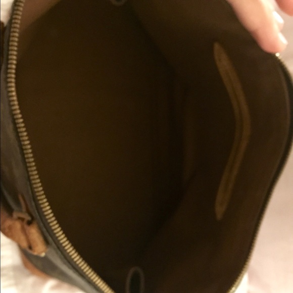 AUTHENTIC LOUIS VUITTON ALMA PM MONOGRAM CANVAS - Picture 3 of 4