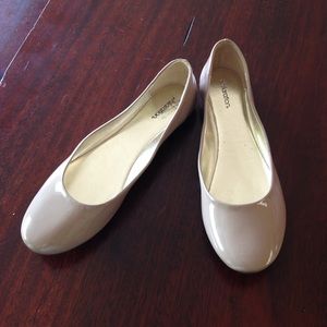 Nude ballet flats