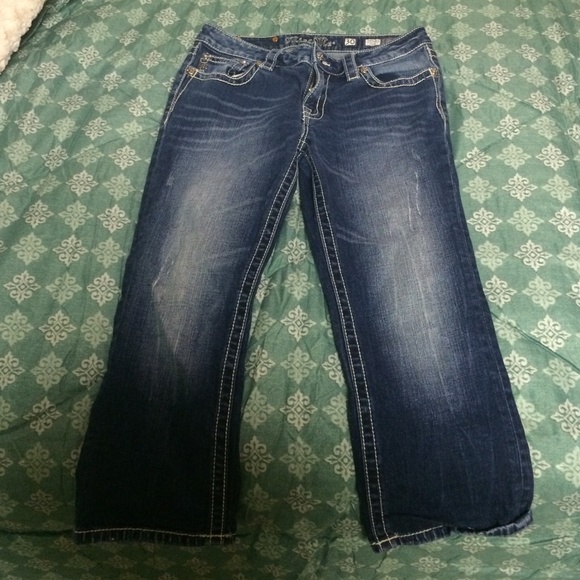 Dark wash Miss Me Capris