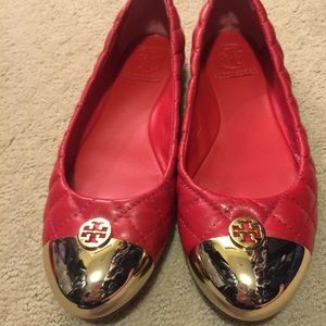 Tory burch quilted flats in size 7