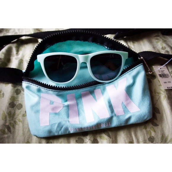 PINK Victoria's Secret fanny pack💁💋