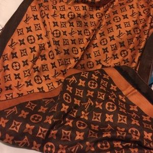 Burnt orange/coppery scarf