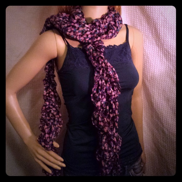 Frilly summer scarf! - Picture 1 of 2