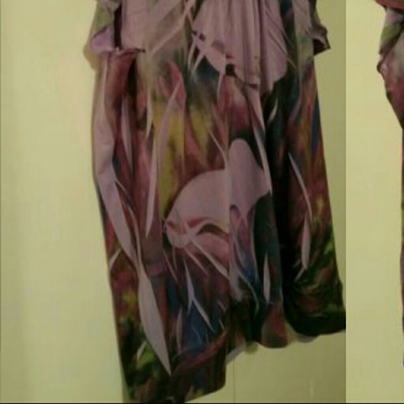 Keyhole top. - Picture 2 of 4