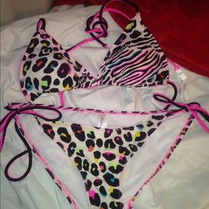 Colored zebra bikini set