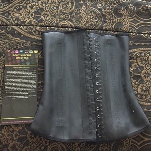 ✳️Waist Trainer by Body Shapers brand new✳️