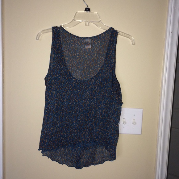 Top - Picture 2 of 3